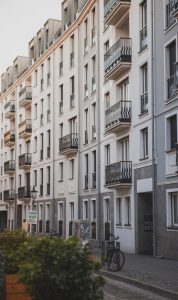 Mehrfamilienhaus verkaufen – diese 7 Schritte führen sicher ans Ziel