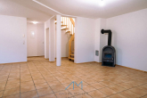 EG Treppe Kamin - Neu renoviert & sofort bezugsfrei in Gumbsheim: 132 qm + 54 qm Einliegerwohnung mit Mieteinnahme!