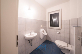 EG Gäste WC - Neu renoviert & sofort bezugsfrei in Gumbsheim: 132 qm + 54 qm Einliegerwohnung mit Mieteinnahme!