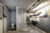 Keller-Schleuse-Waschen - Ein bis Zweifamilienhaus mit Traumgrundstück und Doppelgarage mit Werkstattgrube in Wörrstadt