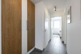 Flur1.3 - Seeblick inklusive! Moderne Design-Wohnung in Ludwigshafen mit Top-Ausstattung und Balkon.