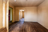 DG-Wohnzimmer - Viele Möglichkeiten in Riedstadt! Zwei Grundstücke mit Potenzial für Wohnen, Sanierung oder Neubau.