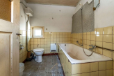 DG-Badezimmer - Viele Möglichkeiten in Riedstadt! Zwei Grundstücke mit Potenzial für Wohnen, Sanierung oder Neubau.