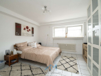 Schlafzimmer1.1 - Top gepflegtes Mehrfamilienhaus in Rüsselsheim – 4 Einheiten, Renditestark & Ausbaureserve