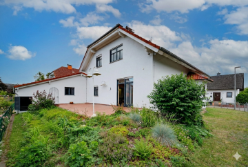 Großzügig wohnen: Architektenhaus in Grolsheim mit 3,10 m Deckenhöhe und Einliegeroption, 55459 Grolsheim, Einfamilienhaus