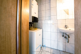 Gäste WC OG - Wandmodernisiert – sofort einziehen! Großzügige Maisonettewohnung in Zornheim.