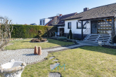 Außen Eingang1.6 - Stilvoller Bungalow in Saulheim, mit 926 qm Grundstück, Gartenparadies, Feldrand !
