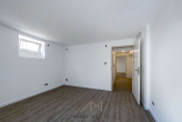 UG-Zimmer 1.2 - Parkvilla in Bad Kreuznach – Traumgarten, energetisch saniert. Mehrfamilienhaus und Praxis möglich.