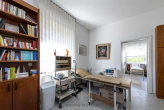 EG_Buero_Arbeitsplatz2.3 - Parkvilla in Bad Kreuznach – Traumgarten, energetisch saniert. Mehrfamilienhaus und Praxis möglich.