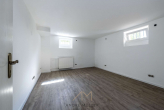 UG-Zimmer 1.1 - Parkvilla in Bad Kreuznach – Traumgarten, energetisch saniert. Mehrfamilienhaus und Praxis möglich.