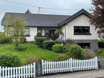 Einfamilienhaus. Traumhaftes Wohnen in ruhiger und zentraler Lage., 55232 Alzey, Einfamilienhaus